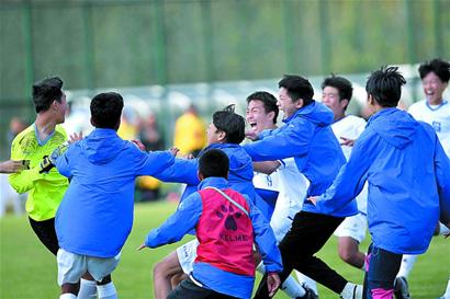 申花客战柔佛新山：阿苏埃搭档路易斯，吴曦、李可首发