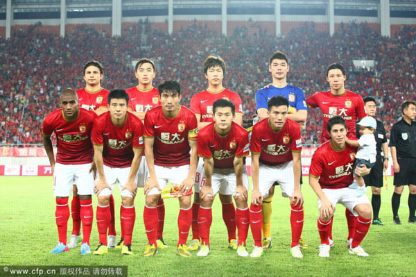 完成英格兰成年代表队首秀，夸安萨获赠纪念帽