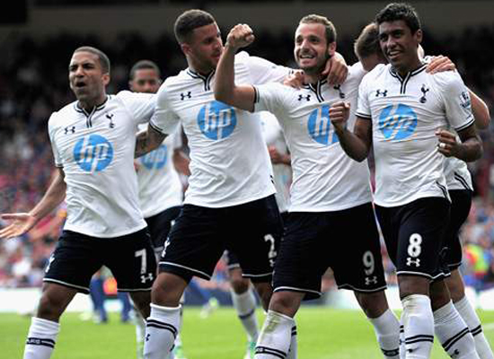 巴萨梅西进球破纪录欧冠历史时刻（梅西一球改写纪录，巴萨欧冠定格历史瞬间）