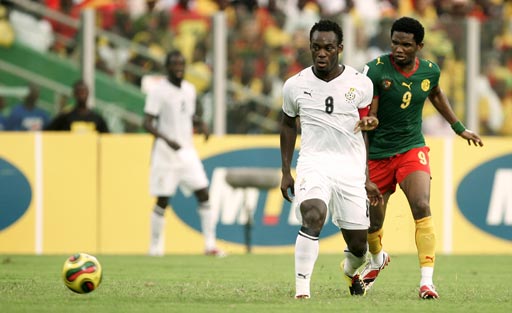 国足集训名单公布，两名新人首次入选引关注（中国男足集训名单出炉，两位新人首次入选引发关注）