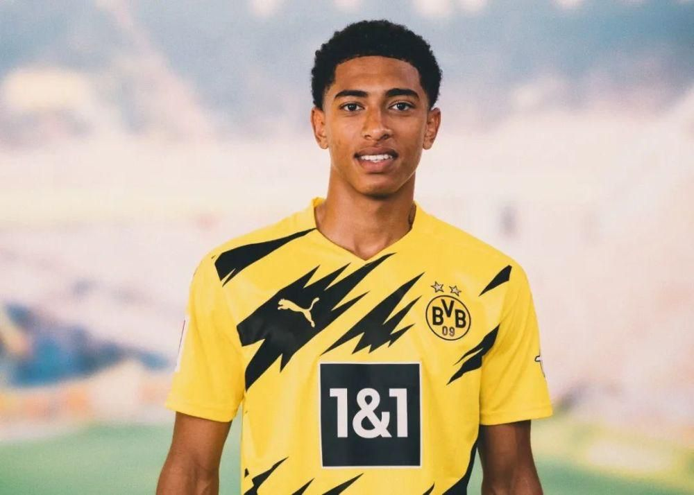 斯凯利晒穿齐达内、博格巴尤文球衣照，尤文球迷留言“快来”