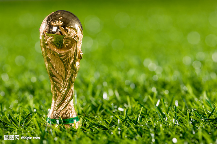 一箭双雕，姆巴佩上演皇马生涯&欧冠首次大四喜（双喜临门：姆巴佩完成皇马生涯及欧冠首个大四喜）