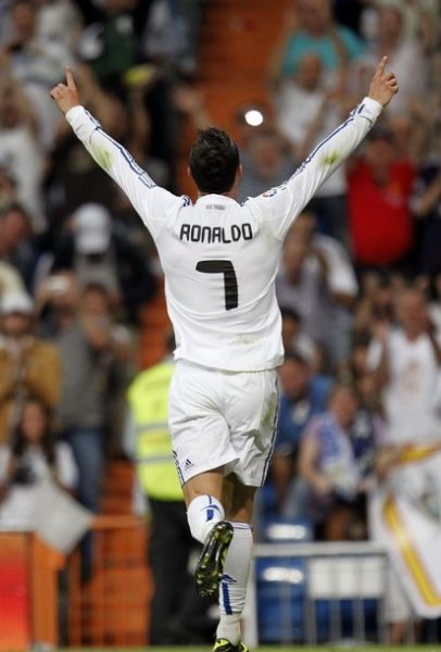 近3场贡献2球2助，米兰租将英超火力全开，买断价2600万引关注（近3战2球2助！米兰租将英超爆发，2600万买断条款引热议）