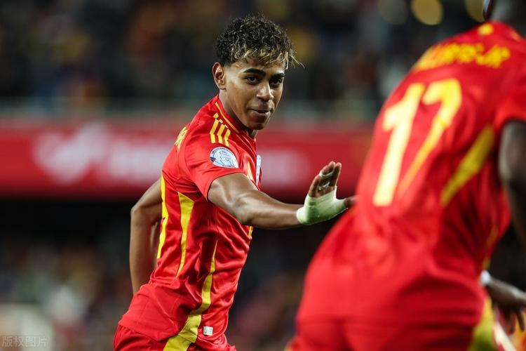 2025LPL全明星颁奖：Tarzan独获三奖，AL年度最佳俱乐部