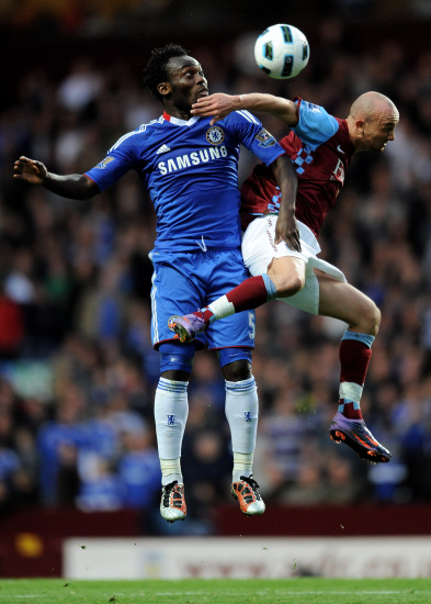 就在今天，12月8日凌晨！中超传来了青岛西海岸、武汉三镇和海港的新消息（12月8日凌晨，中超最新动态：青岛西海岸、武汉三镇与海港传来新进展）