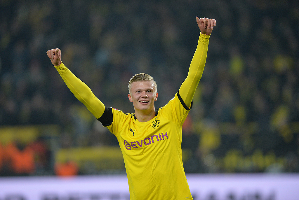 齐达内：小球员要先感受到足球的乐趣，再考虑职业发展问题（齐达内：先让孩子爱上足球，再谈职业道路）